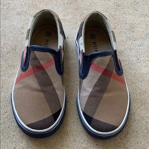 Burberry Slip on